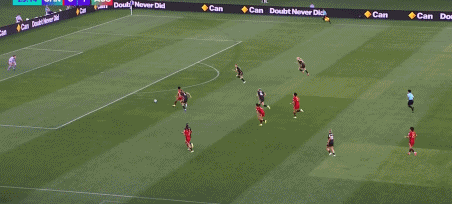 中国女足半决赛1-2不敌澳大利亚 女儿们拼尽全力