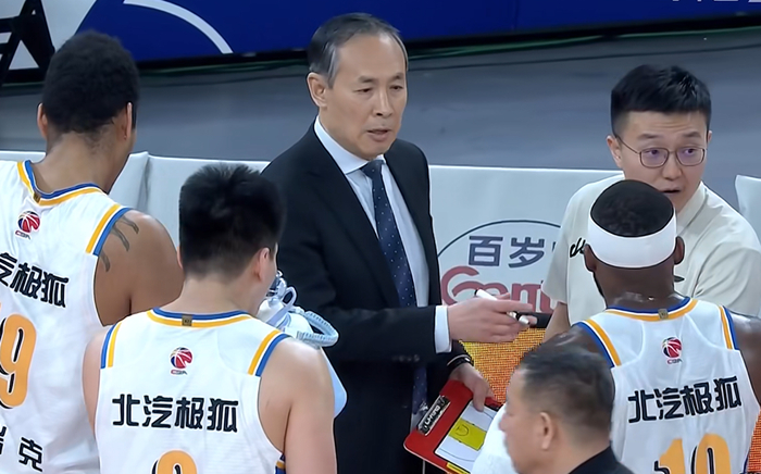 北京客场力克同曦升至积分榜第三 赵睿24+6助成关