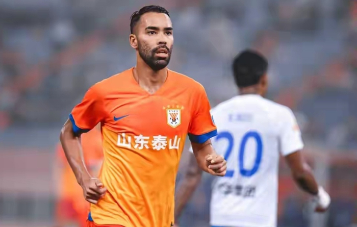 山东泰山四名主力缺席训练，锋线危机恐致进攻