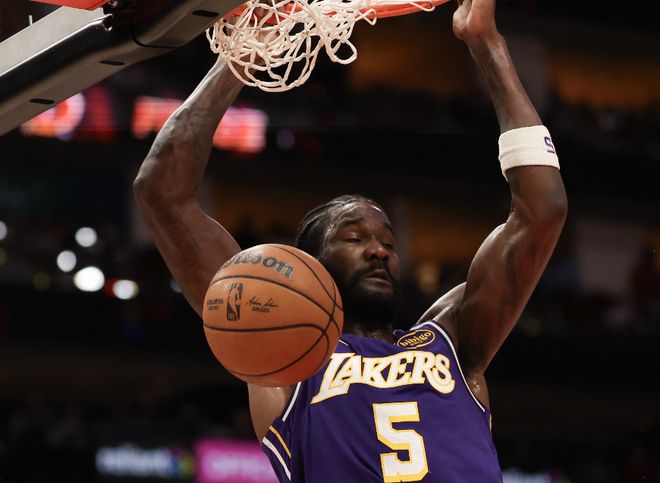 湖人队力克骑士迎三喜局面，拉拉维亚艾顿状态