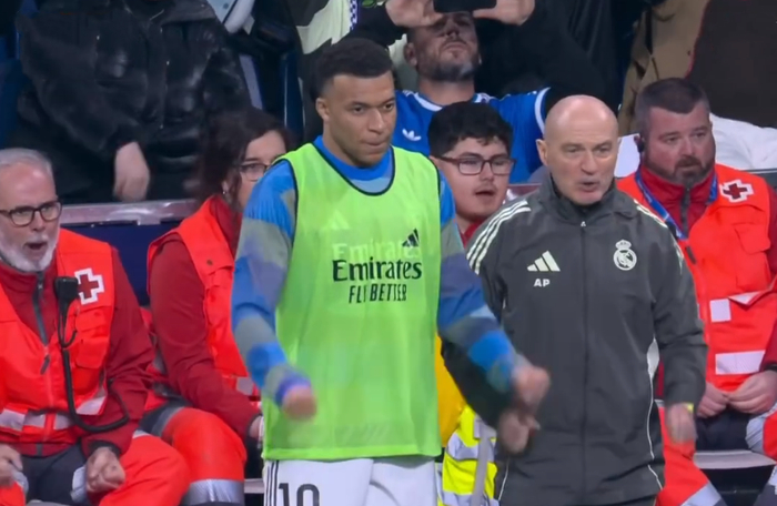 皇马西甲德比逆转马竞 442阵型显威力