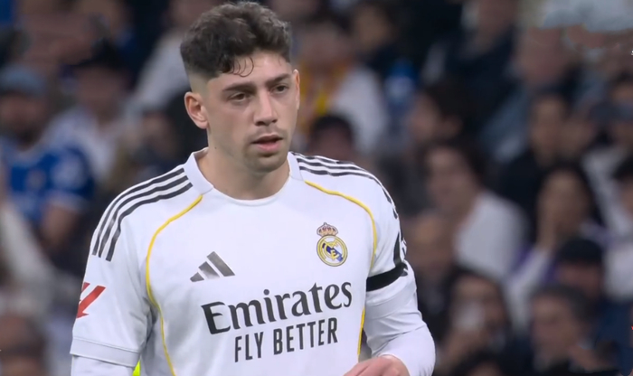 皇马西甲德比逆转马竞 442阵型显威力