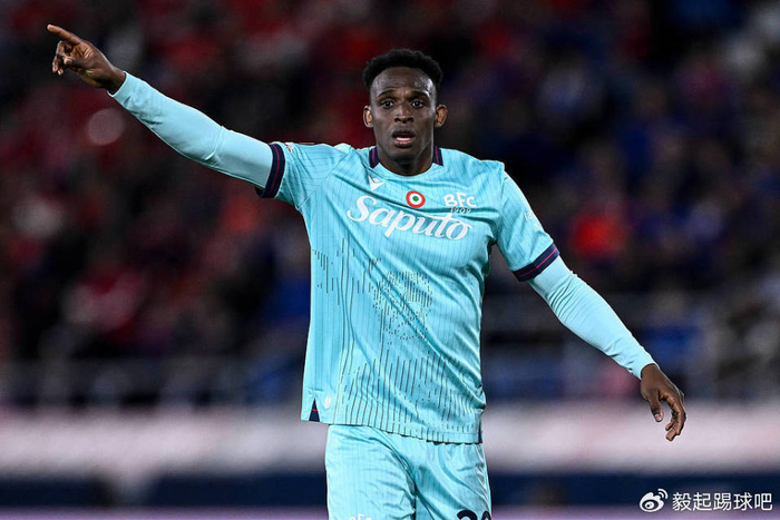 巴萨中卫补强计划：巴斯托尼接近签约，卢库米