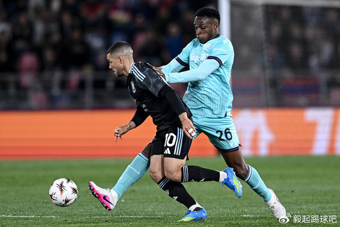 巴萨中卫补强计划：巴斯托尼接近签约，卢库米