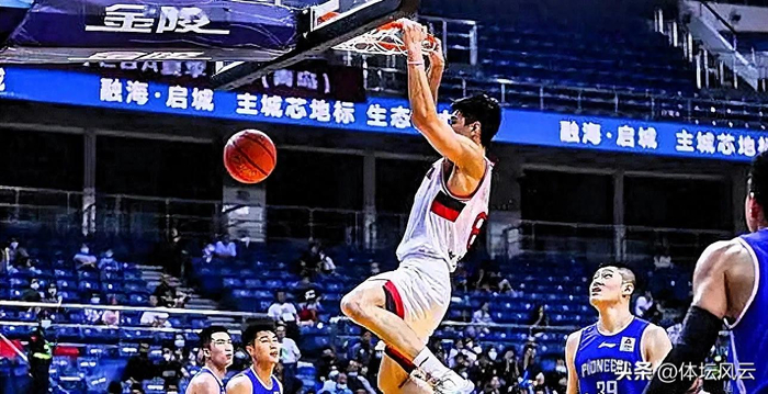 崔永熙双手暴扣引爆CBA NBA历练助其涅槃重生
