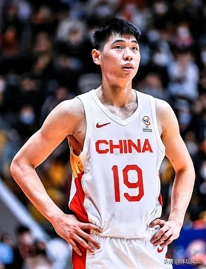 崔永熙双手暴扣引爆CBA NBA历练助其涅槃重生