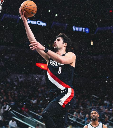 文班亚马伤退马刺末节崩盘开拓者逆转晋级