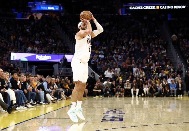 猛龙爆冷逆转骑士 系列赛悬念重燃